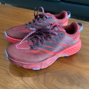 Hoka One One - Women’s Speedgoat 4 - sz. 6.5 - NWOT